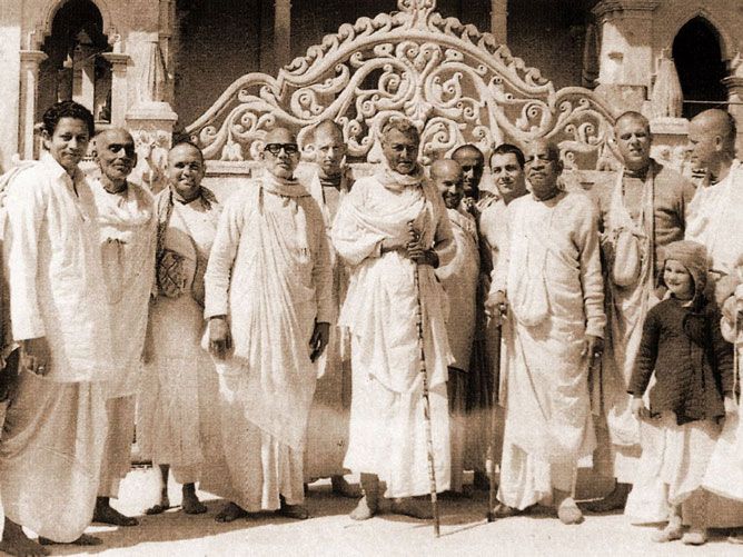 Srila-Swami-Maharaj-Visits-SCSMath